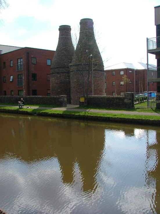 Scenes from the Trent & mersey Canal - Stoke on Trent
