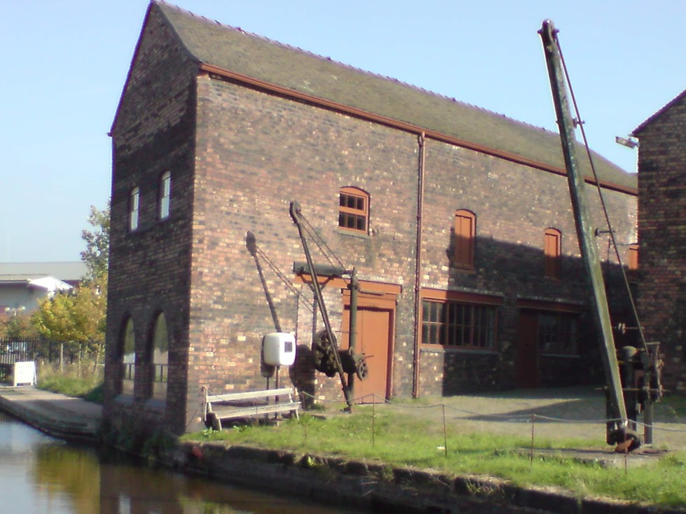Scenes from the Trent & mersey Canal - Stoke on Trent