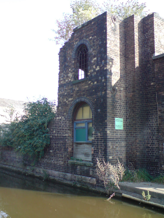 Scenes from the Trent & mersey Canal - Stoke on Trent