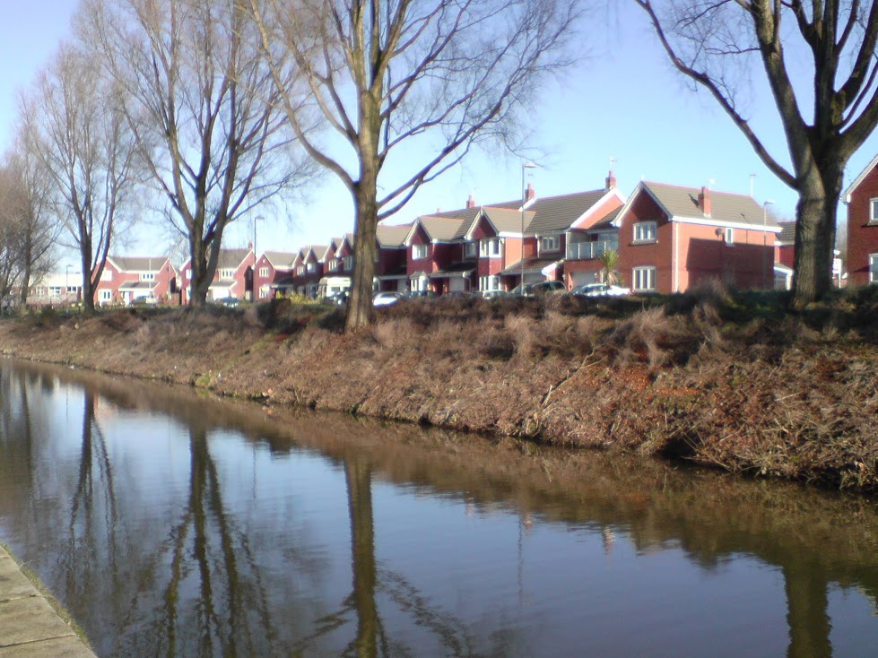 Scenes from the Trent & mersey Canal - Stoke on Trent